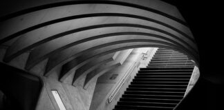 Какие бывают лестничные марши и площадки