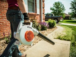 Техника для уборки территории загородного участка