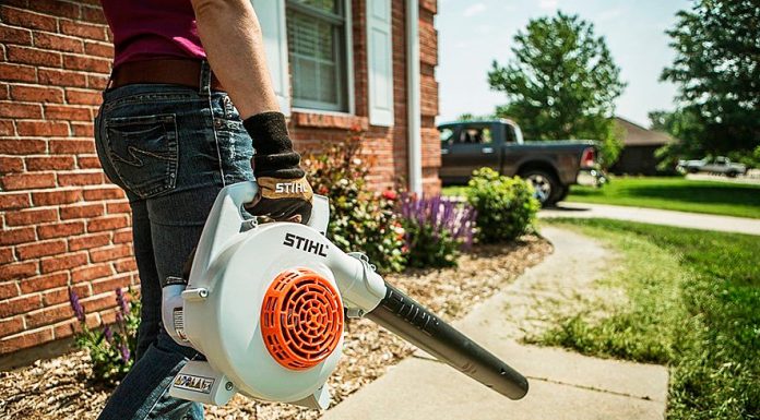 Техника для уборки территории загородного участка