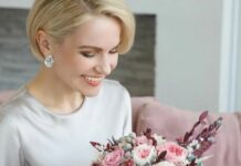 Доставка цветов Каменское: букет не обязательно должен быть из роз, ведь многие цветы несут скрытое послание