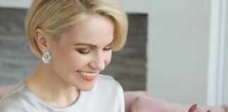 Доставка цветов Каменское: букет не обязательно должен быть из роз, ведь многие цветы несут скрытое послание