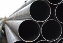 Стальные электросварные трубы: почему прямошовные изделия выгоднее заказчикам, чем бесшовные, как они различаются между собой