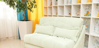 Двухместный диван для квартиры – как его выбрать и о чем помнить?