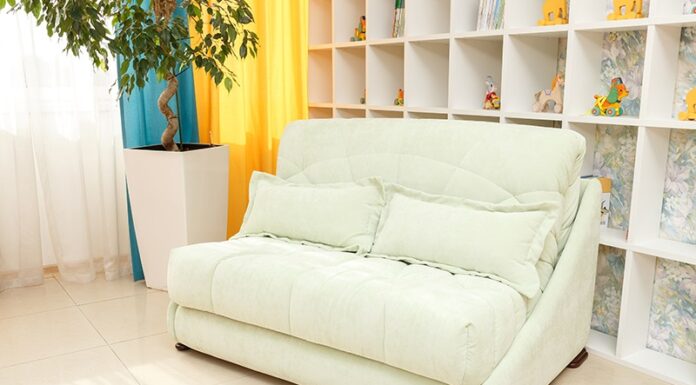 Двухместный диван для квартиры – как его выбрать и о чем помнить?