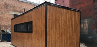 Блок контейнер для дачи купить: по каким характеристикам его подбирают, чем удобна планировка распашонкой, почему контейнеры с тамбуром оптимальны для размещения бригад рабочих, чем утепляют и отделывают контейнеры