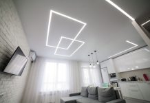 Натяжной потолок со световыми линиями: это роскошь или необходимость?