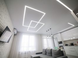 Натяжной потолок со световыми линиями: это роскошь или необходимость?
