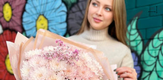 Нежный букет с хризантемами: подарите любимым красоту