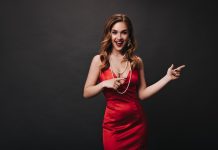 Мир азарта: захватывающий мир онлайн казино https://ru.freepik.com/free-photo/attractive-woman-in-red-dress-pointing-to-place-for-text-inside-portrait-of-actress-in-silk-festive-outfit-posing-on-black-background_23985041.htm#fromView=search&page=1&position=5&uuid=58e3e05d-59bc-4e10-90a8-40ddad232e84