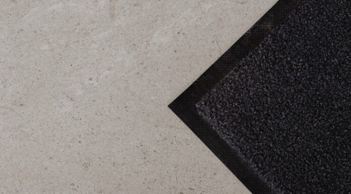 Выбор грязезащитного коврика для улицы: практичность и стиль в одном