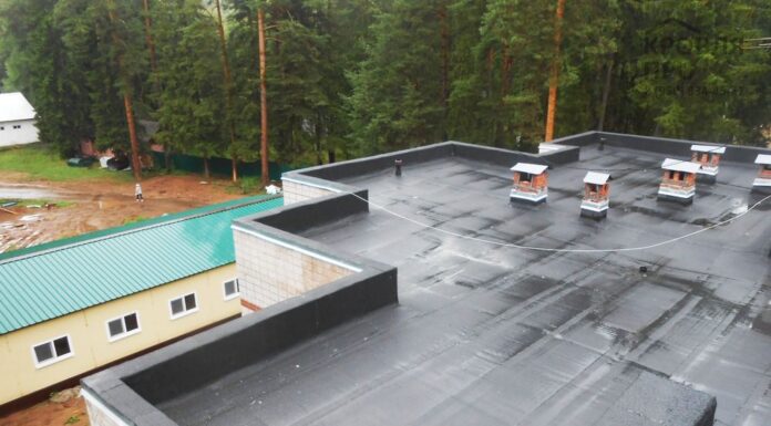 Монтаж плоской кровли: подробности