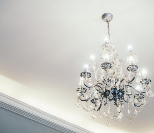 Люстра: искусство освещения интерьера