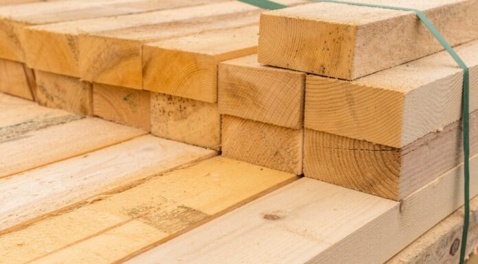 Как выбрать качественные пиломатериалы для строительства: советы экспертов
